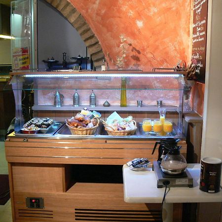 Hotel Le Saint Julien Luaran gambar